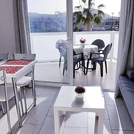 Playa De Americas Cozy For 2/4 Pax *